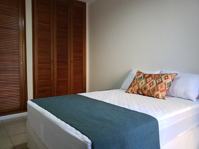 Flat 01 Quadra Praia Pitangueiras Cap.Varam 2114