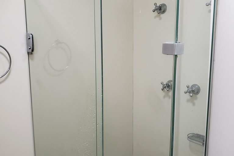 Flat 01 Quadra Praia Pitangueiras Cap.Varam 2114