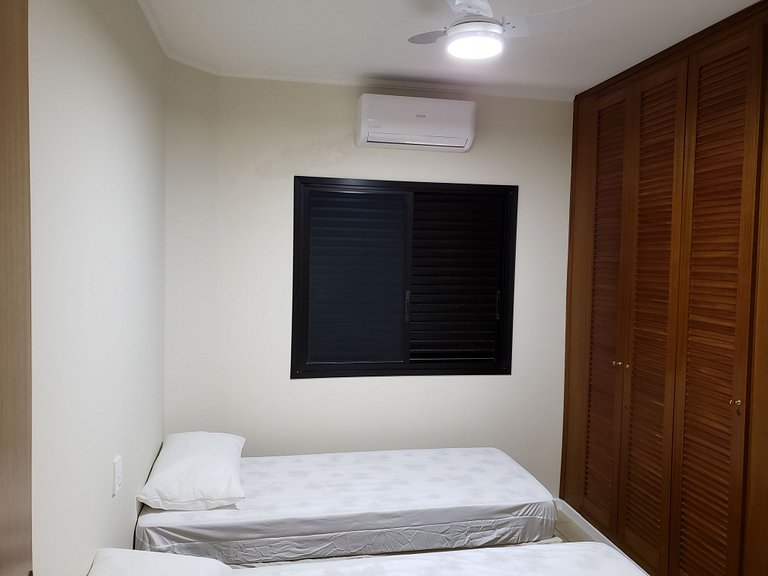 Flat 01 Quadra Praia Pitangueiras Cap.Varam 3093