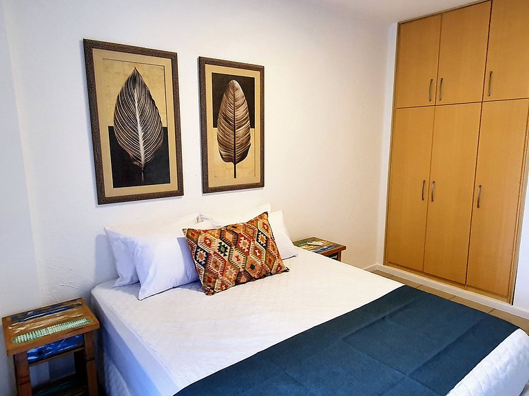 Flat 01 Quadra Praia Pitangueiras Cap.Varam 2151