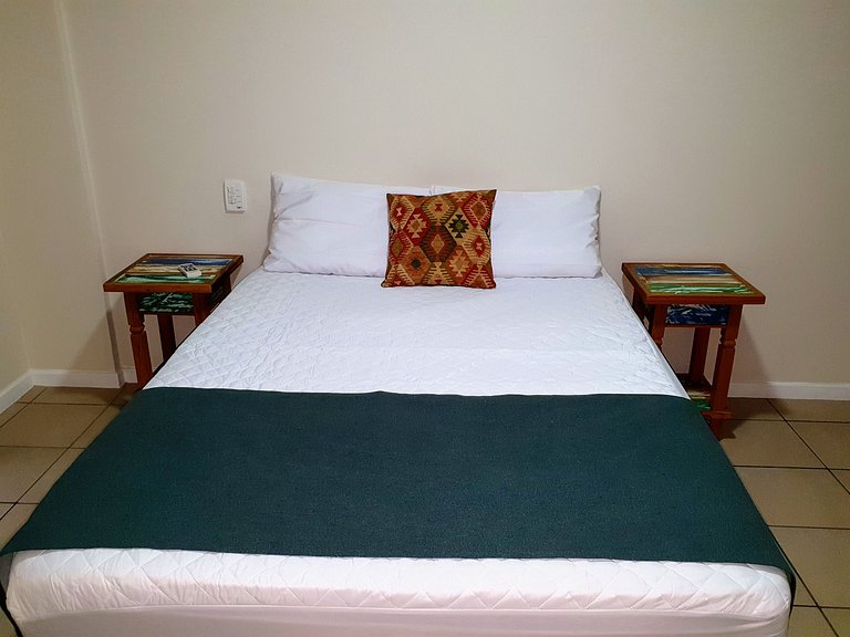 Flat 01 Quadra Praia Pitangueiras Cap.Varam 3093