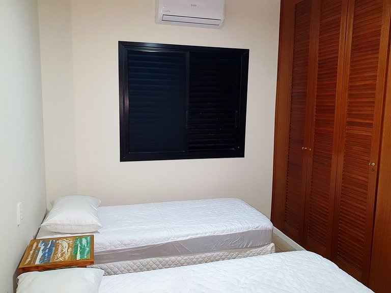 Flat 01 Quadra Praia Pitangueiras Cap.Varam 3093