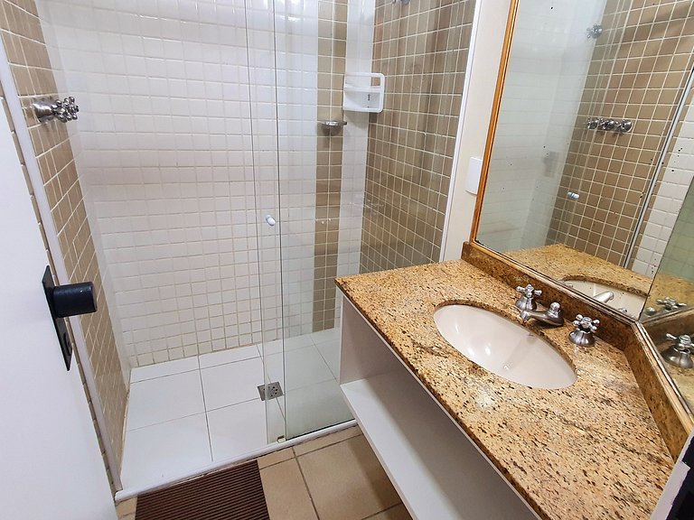 Flat 01 Quadra Praia Pitangueiras Cap.Varam 3142