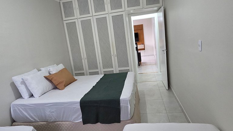 Flat 01 quadra praia pitangueiras Boulevard 1401