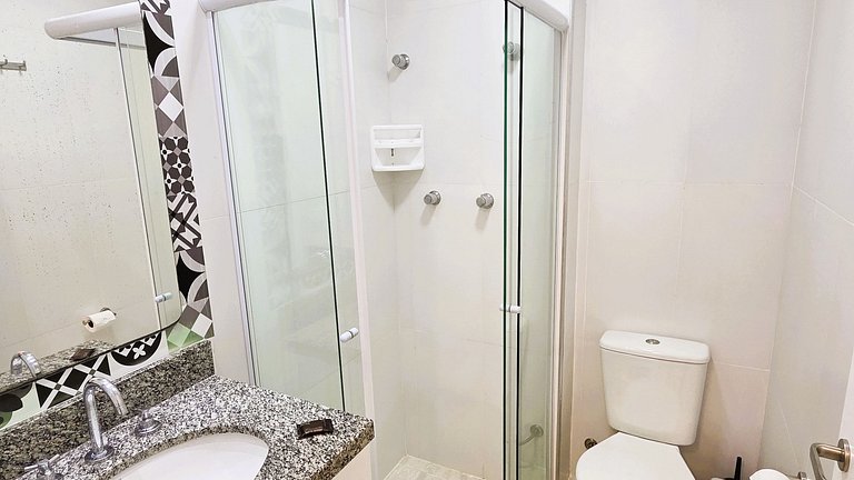 flat 01 quadra praia pitangueiras cap.varam 5123