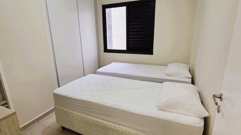 Flat 01 Quadra Praia Pitangueiras Cap.Varam 4122