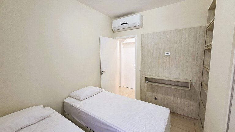 Flat 01 Quadra Praia Pitangueiras Cap.Varam 4122
