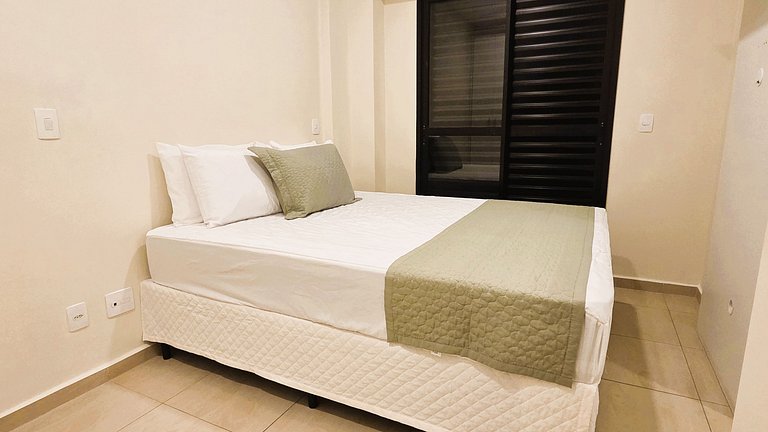 Flat 01 Quadra Praia Pitangueiras Cap.Varam 4132