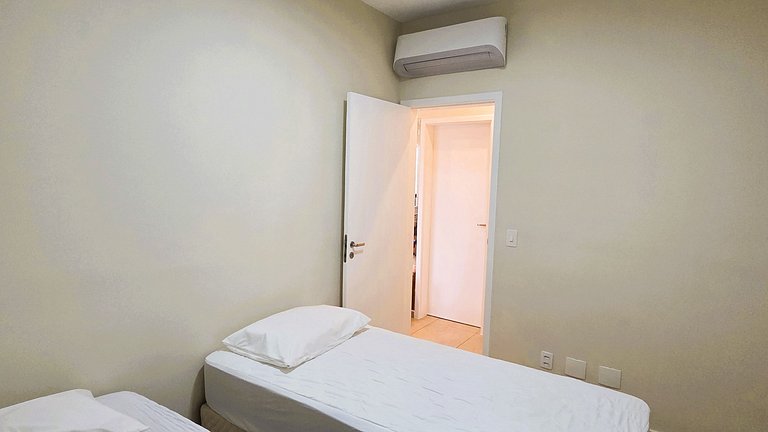 Flat 01 Quadra Praia Pitangueiras Cap.Varam 4132